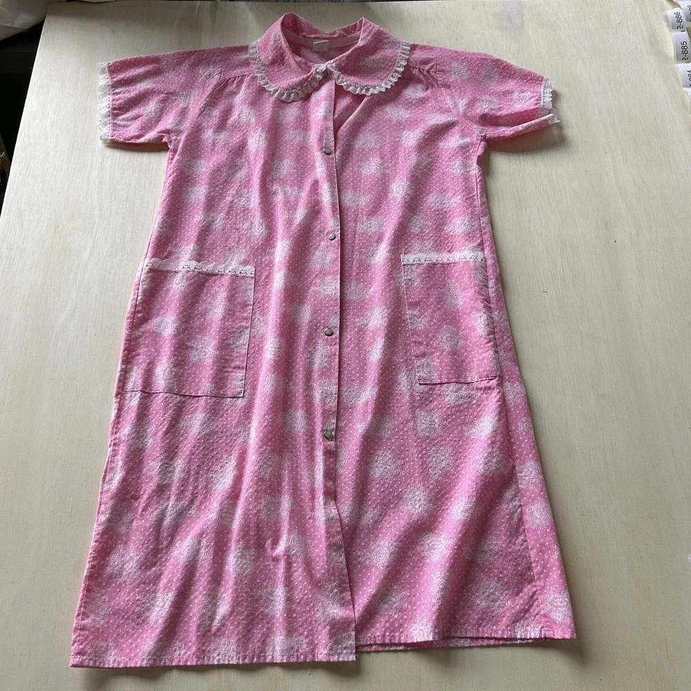 Vintage Robe Womens Large Pink Floral Lace Housecoat Short Sleeve Made USA
